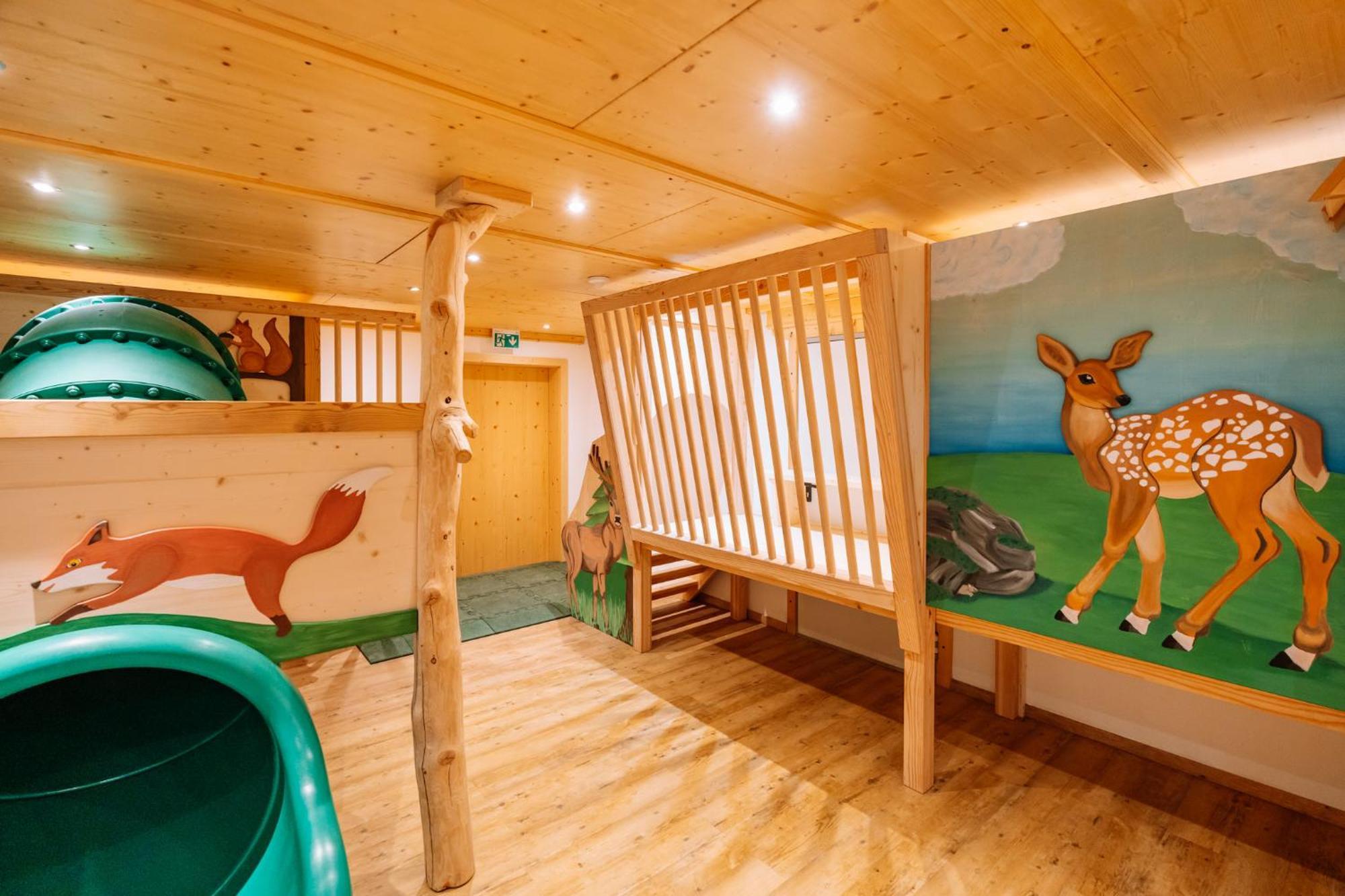 Hotel Sperlhof ヴィンディッシュガルシュテン エクステリア 写真