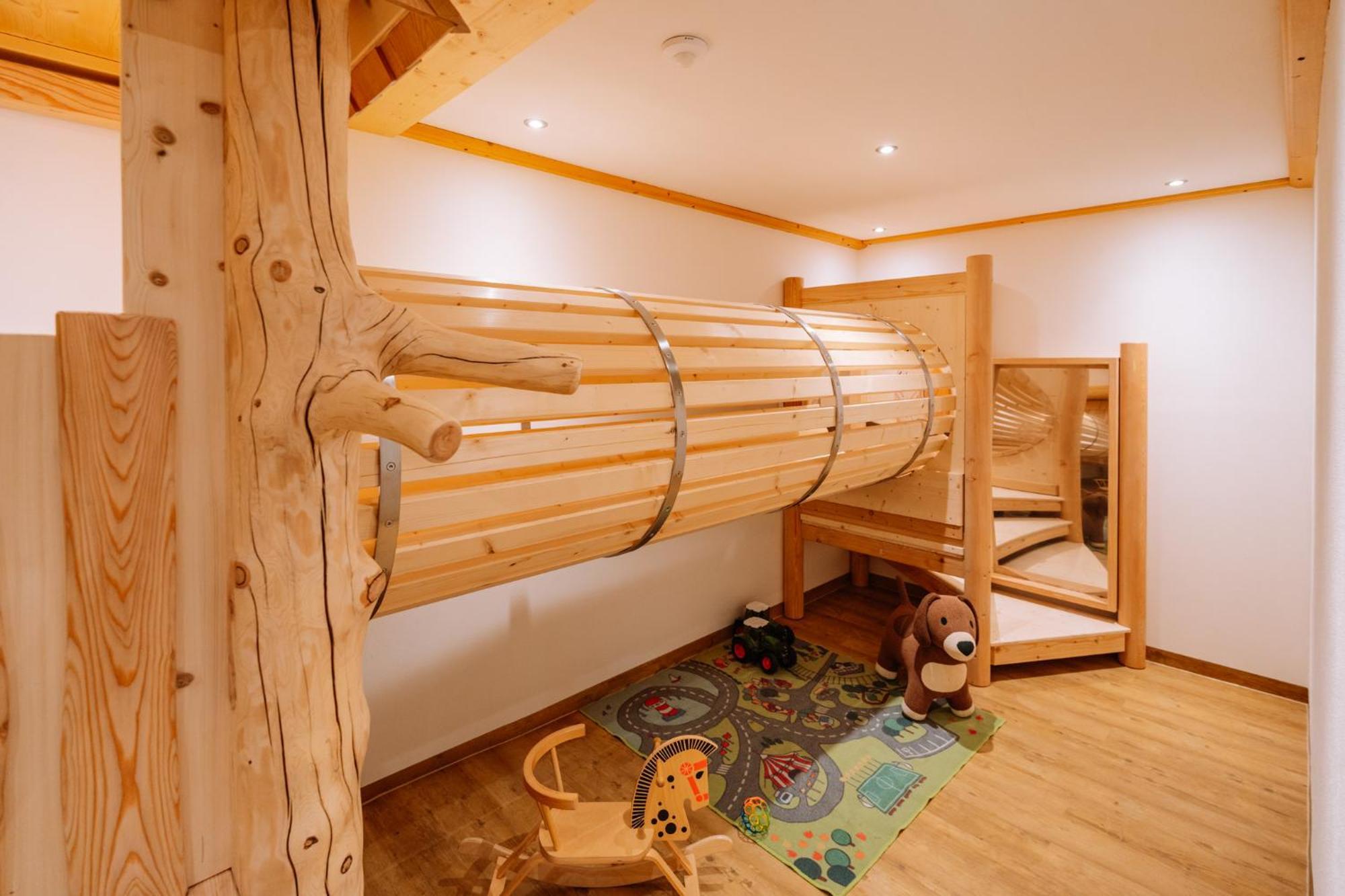 Hotel Sperlhof ヴィンディッシュガルシュテン エクステリア 写真