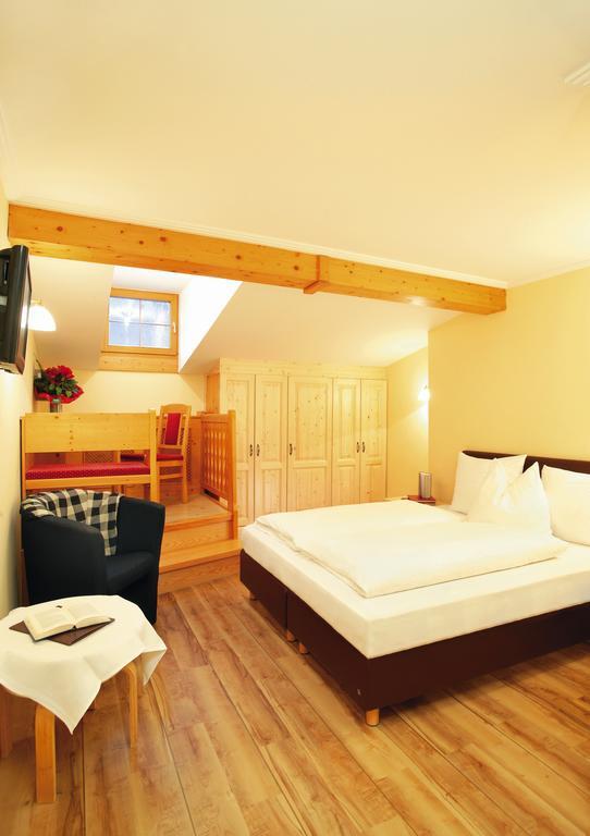 Hotel Sperlhof ヴィンディッシュガルシュテン エクステリア 写真