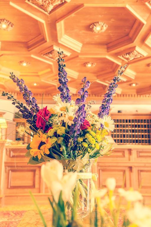 Hotel Sperlhof ヴィンディッシュガルシュテン エクステリア 写真