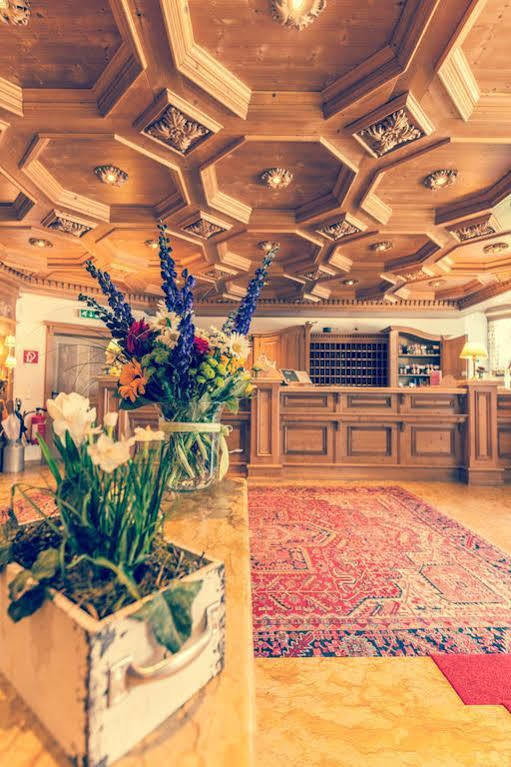 Hotel Sperlhof ヴィンディッシュガルシュテン エクステリア 写真
