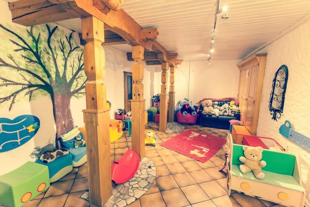 Hotel Sperlhof ヴィンディッシュガルシュテン エクステリア 写真