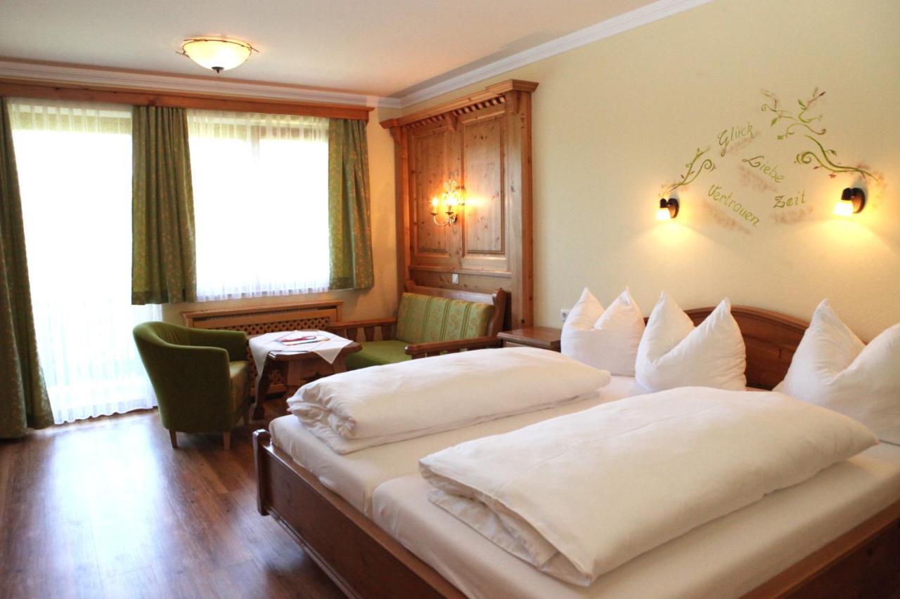 Hotel Sperlhof ヴィンディッシュガルシュテン エクステリア 写真