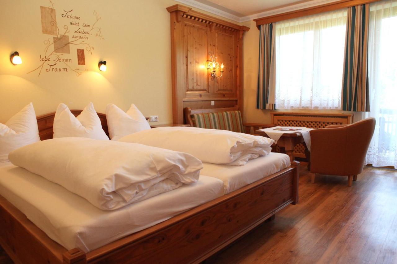 Hotel Sperlhof ヴィンディッシュガルシュテン エクステリア 写真